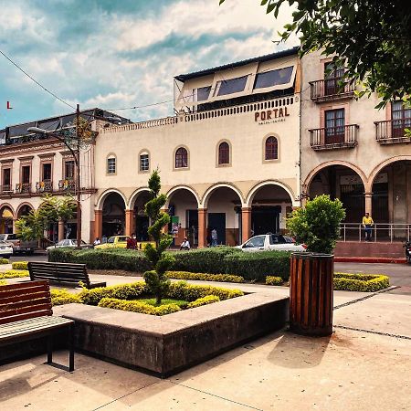 Hotel Portal & Suites Ciudad Hidalgo المظهر الخارجي الصورة